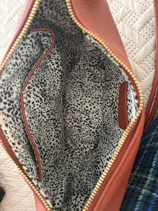 Pebbled Shoulder Bag with Knot Detail in Rust Brown - Picture 6 of 7